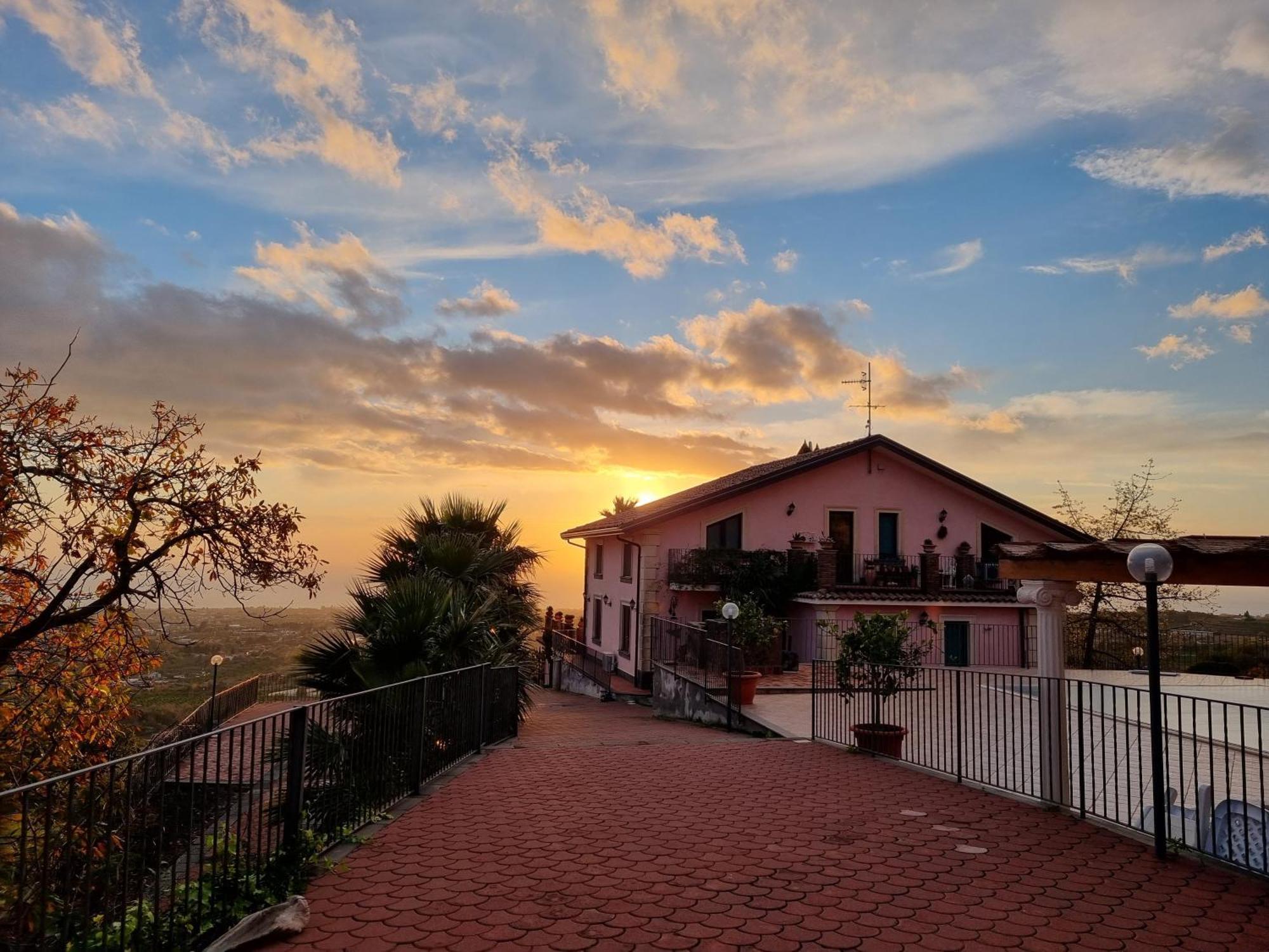 Villa Panoramica Dell'Etna SantʼAlfio Exterior foto